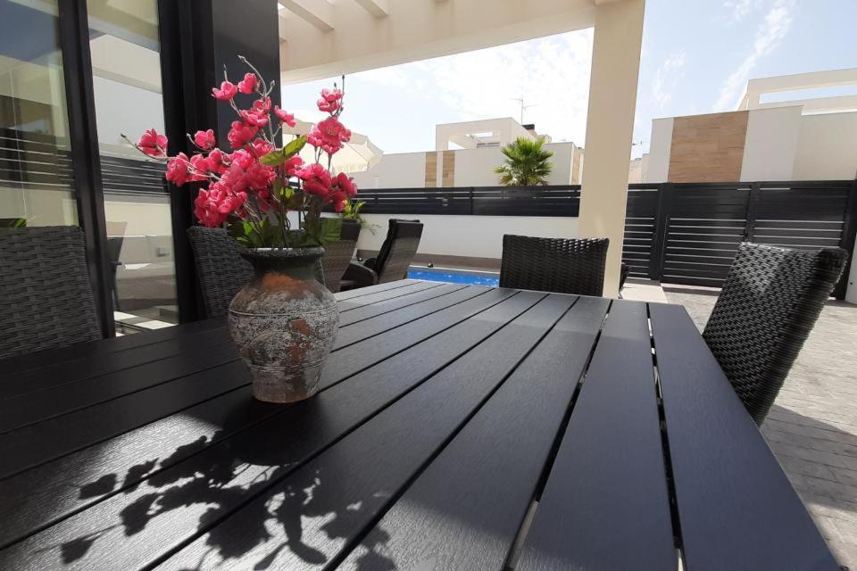 Villa Wilhelmina Torrevieja Exterior photo